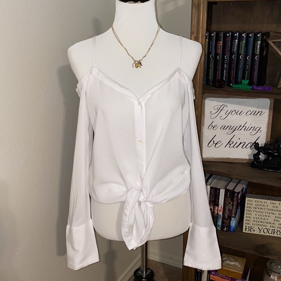 Treasure and Bond Cold Shoulder Top - Picture 2 of 9